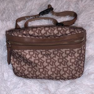 🤎DKYN NYC FANNY PACK🤎